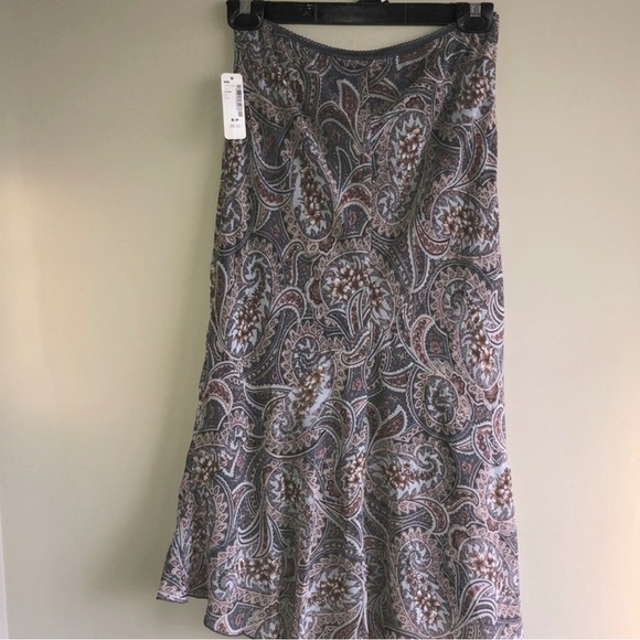- NWT Paisley lined skirt - Picture 1 of 7
